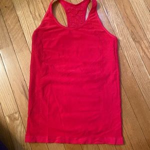 Fabletics tank top size small.